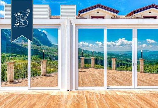 Demeure ou Maison de Campagne à Chiusano di San Domenico, Provincia di Avellino