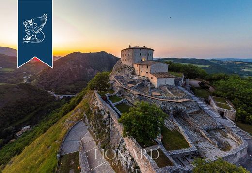 Château à Acqualagna, Pesaro et Urbino