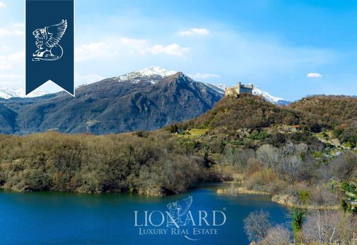 Zamek w Montalto Dora, Torino