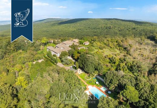 Villa Casole d'Elsa, Siena ilçesinde