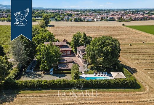 Villa in Formigine, Provincia di Modena
