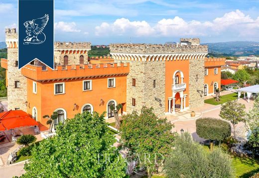 Kasteel in Pietradefusi, Provincia di Avellino