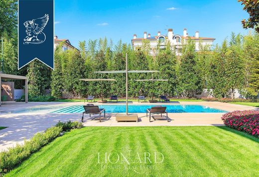 Villa in Magenta, Milan