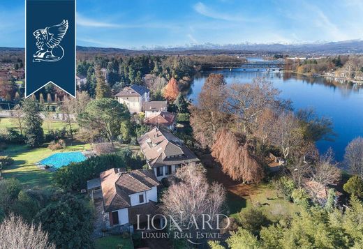 Villa a Castelletto sopra Ticino, Novara