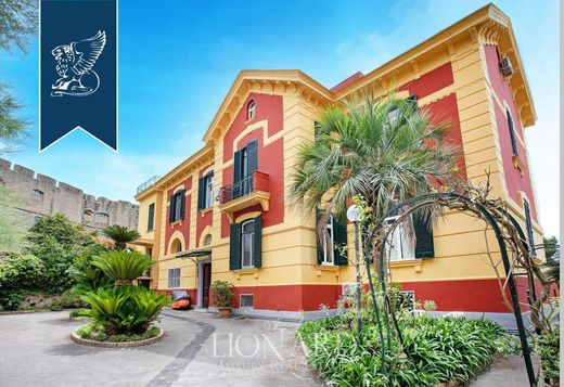 ナポリ, Napoliのヴィラ