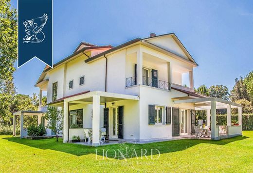 Villa in Massa, Provincia di Massa-Carrara