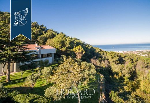 Villa a Livorno, Toscana