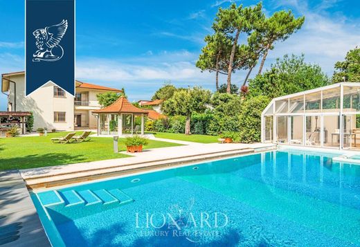 Villa à Forte dei Marmi, Lucques