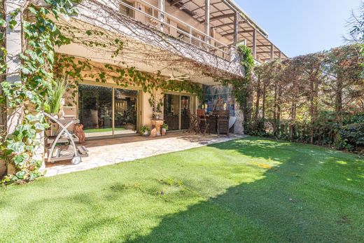 Chalet Pareado en Drosiá, Nomarchía Anatolikís Attikís