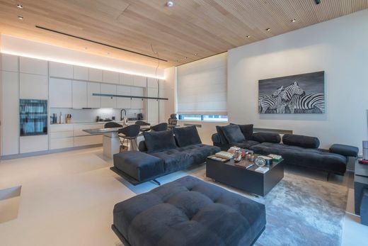 Piso / Apartamento en Atenas, Nomarchía Athínas