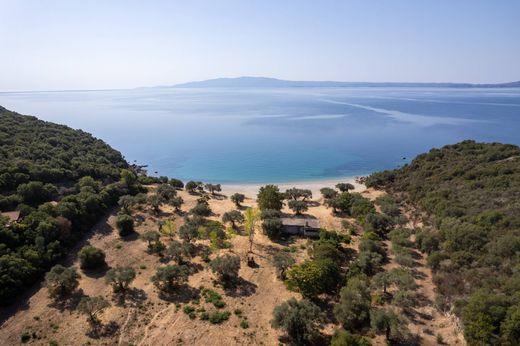 Twee-onder-een-kapwoning in Pyrgadíkia, Chalcidice