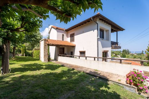 Κτίριο σε Πολύχρονον, Νομός Χαλκιδικής