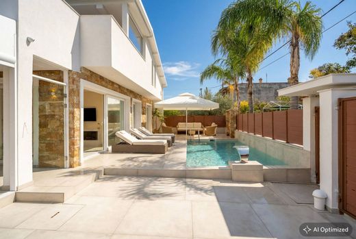 Néa Irákleia, Nomós Chalkidikísのヴィラ