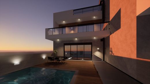 Semidetached House in Kifisiá, Nomarchía Athínas