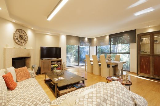 Semidetached House in Diónysos, Nomarchía Anatolikís Attikís