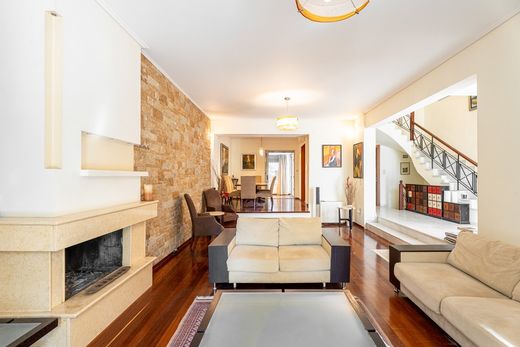 Residential complexes in Ekáli, Nomarchía Athínas