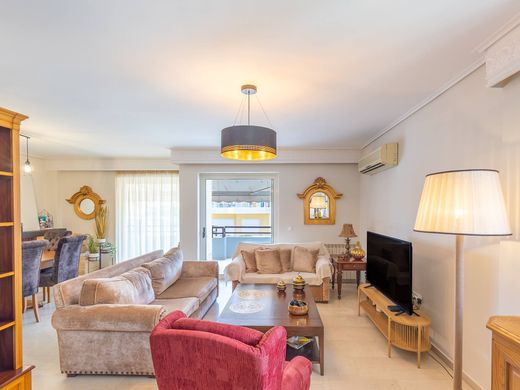 Penthouse Voúla, Nomarchía Anatolikís Attikís