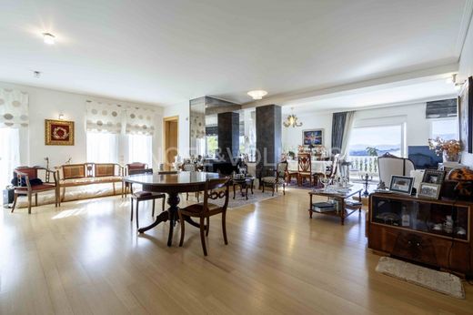 Edificio en Dióni, Nomarchía Anatolikís Attikís