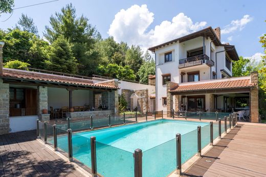Villa in Políkhronon, Chalcidice
