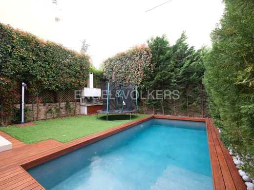 Κτίριο σε Κηφισιά, Nomarchía Athínas