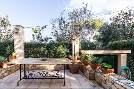 Maison individuelle à Néa Erythraía, Nomarchía Athínas