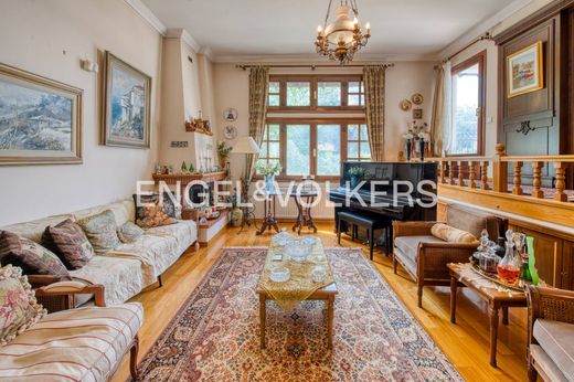 ‏בית חד-משפחתי ב  Thessaloníki, Nomós Thessaloníkis