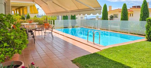 Willa w Saronída, Nomarchía Anatolikís Attikís