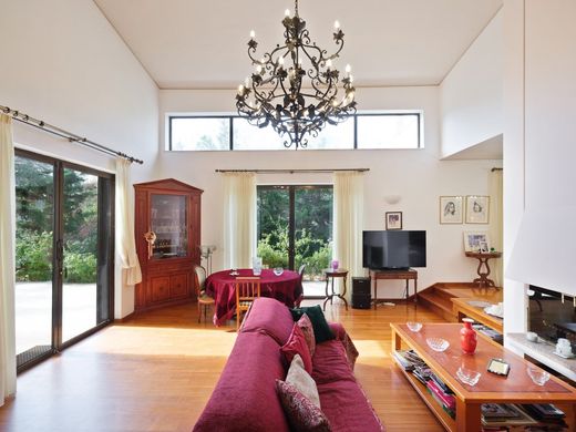 Μονοκατοικία σε Κηφισιά, Nomarchía Athínas