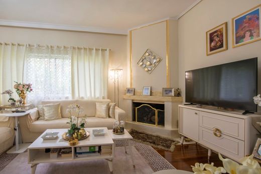 Apartment / Etagenwohnung in Néa Erythraía, Nomarchía Athínas