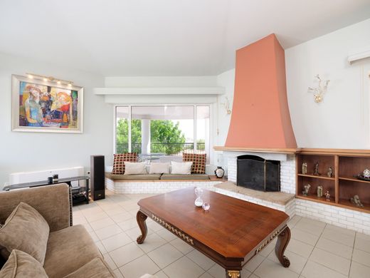 ‏בית חד-משפחתי ב  Markópoulo, Nomarchía Anatolikís Attikís