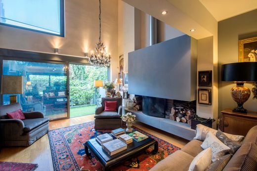 Residential complexes in Vrilissia, Nomarchía Athínas