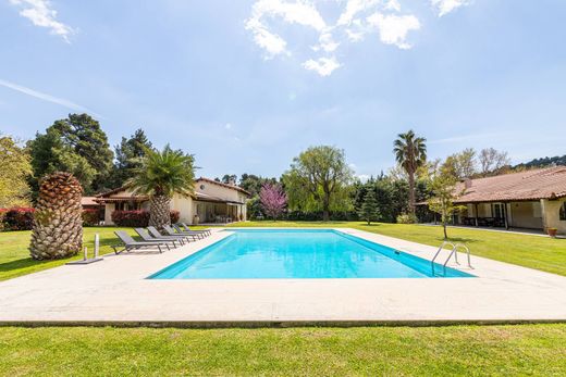 Casa Unifamiliare a Ágios Stéfanos, Nomarchía Anatolikís Attikís