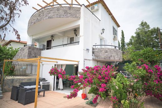 Einfamilienhaus in Loutráki, Nomós Korinthías