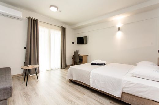 Semidetached House in Thessaloniki, Nomós Thessaloníkis