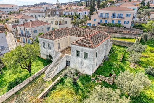 Kamienica w Spétses, Nomós Piraiós