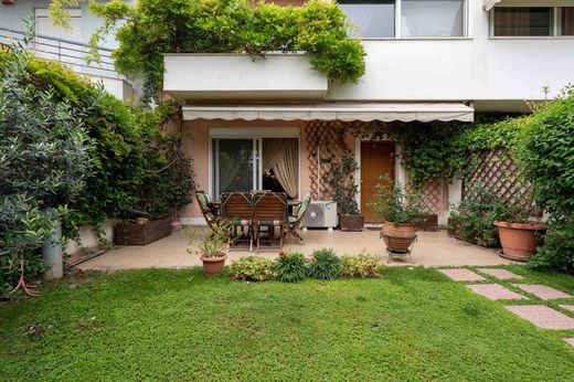 Complesso residenziale a Maroúsi, Nomarchía Athínas