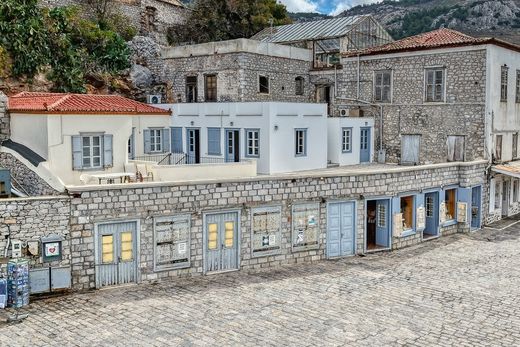 Semidetached House in Hydra, Nomós Piraiós