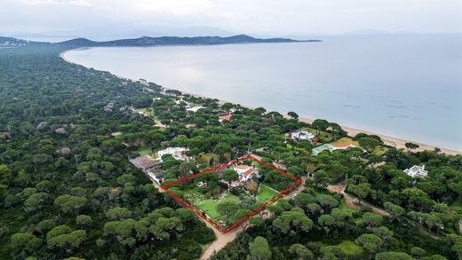 Detached House in Schiniás, Nomarchía Anatolikís Attikís