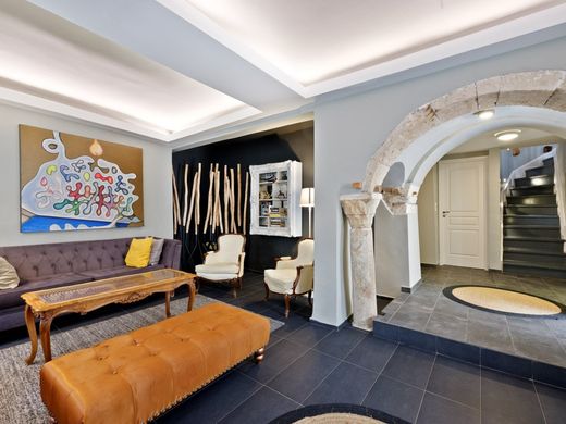 Maison individuelle à Athènes, Nomarchía Athínas