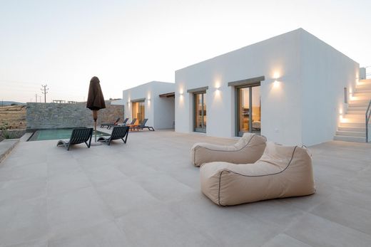 Yarɪ müstakil ev Páros, Kiklad Adaları
