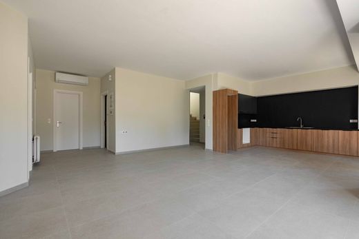 Piso / Apartamento en Atenas, Nomarchía Athínas