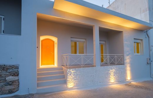 Ermoúpolis, キクラデス諸島
の一戸建て住宅