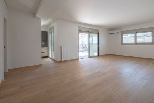 아파트 / Agía Paraskeví, Nomarchía Athínas