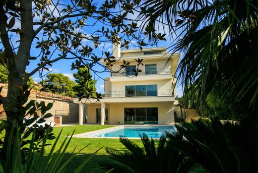 Villa Vouliagméni, Nomarchía Anatolikís Attikís