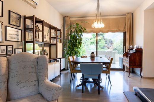 Villa Pallíni, Nomarchía Anatolikís Attikís
