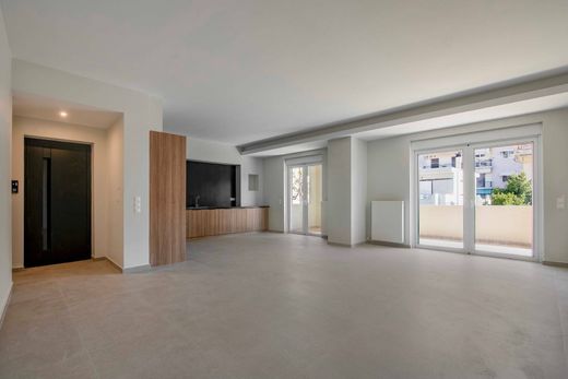 Apartment / Etagenwohnung in Athen, Nomarchía Athínas