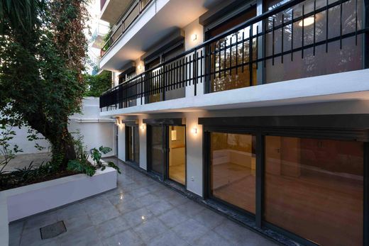 ﺷﻘﺔ ﻓﻲ أثينا, Nomarchía Athínas