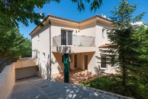 Casa en Diónysos, Nomarchía Anatolikís Attikís