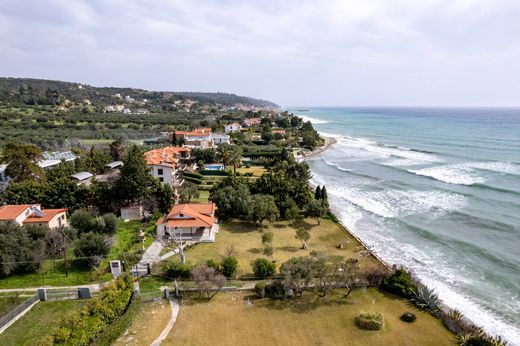 Detached House in Néa Skióni, Chalkidikí