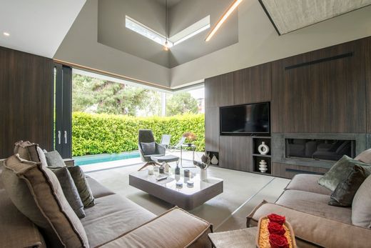 Detached House in Khalándrion, Nomarchía Athínas